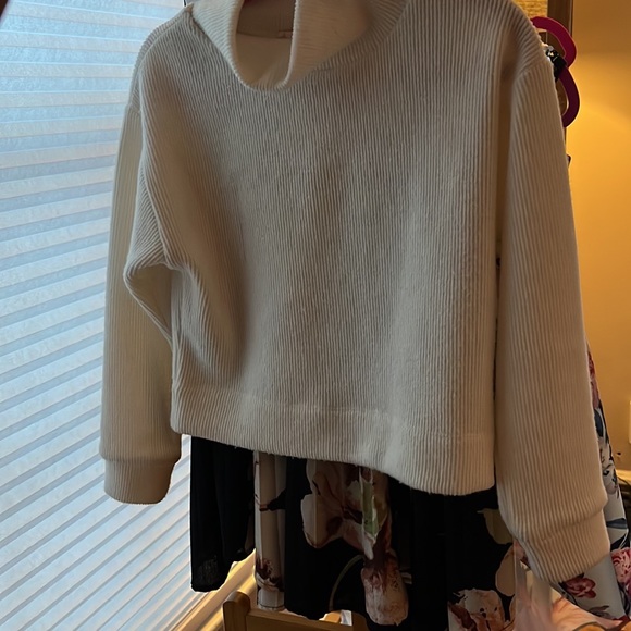 Girls size small cute “Spring Brunch” outfit! - Picture 9 of 9